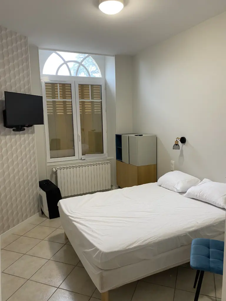 logement en location courte duree a neris les bains