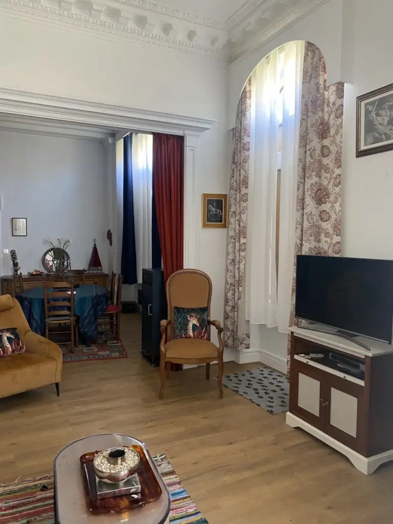 Chantilly appartement location pour cure thermal à Néris-les-Bains 03 allier 1