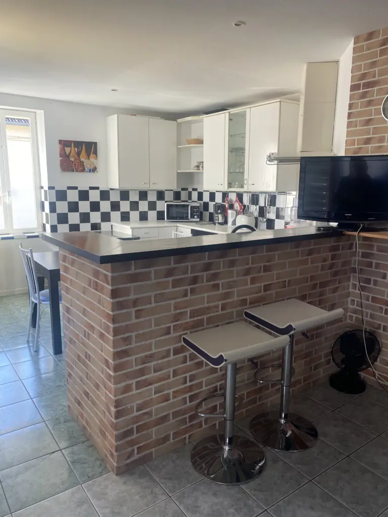 les volets bleus 3 location type airbnb à néris-les-bains pour curiste cure thermale de 3 semaines 1