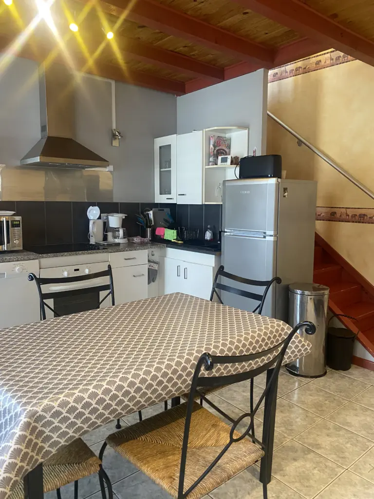 les volets bleus 4 appartement en location courte durée tout inclus meublée à néris les bains allier 2