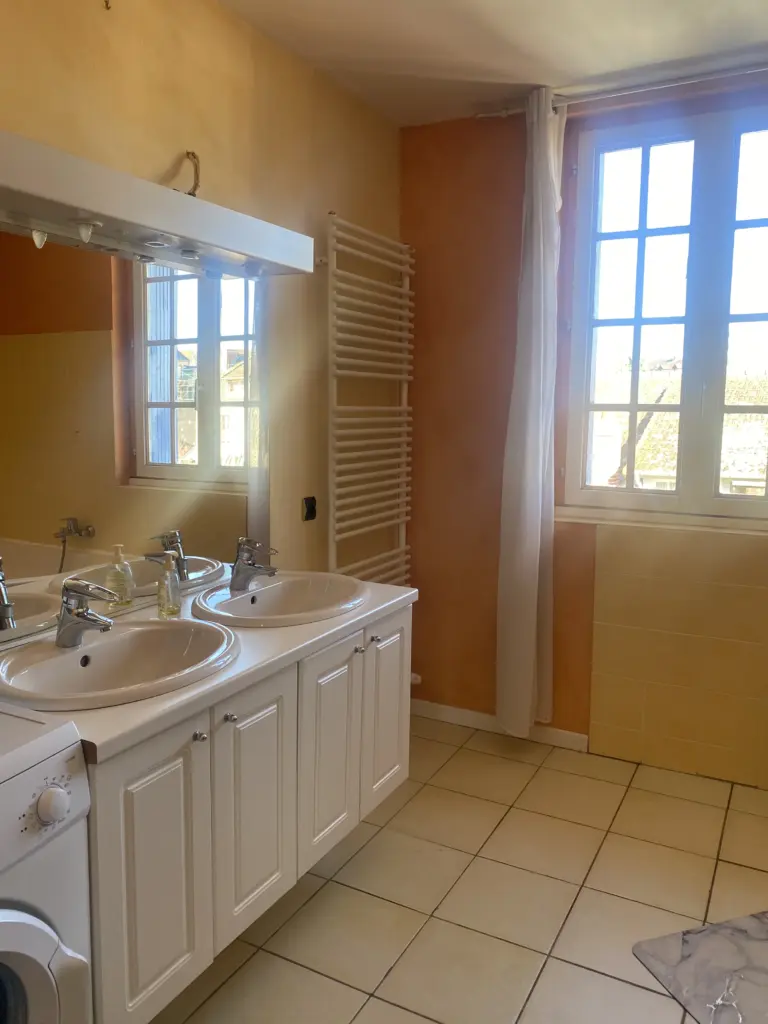 les volets bleus 4 appartement en location courte durée tout inclus meublée à néris les bains allier 5