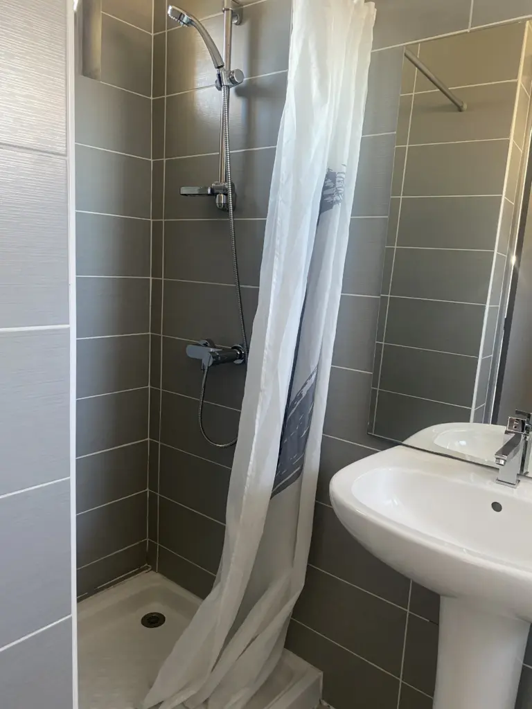 les volets bleus 5 appartements location néris-les-bains cure thermal 4