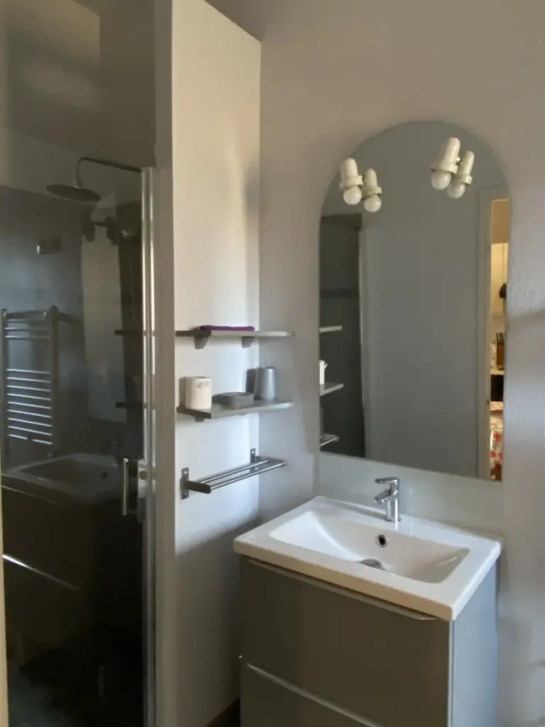 vila meryem 2 location à neris les bains4